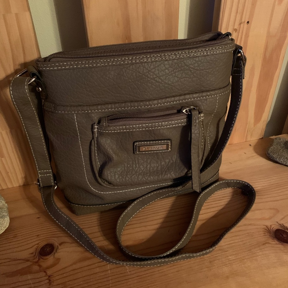 Stride leather purse